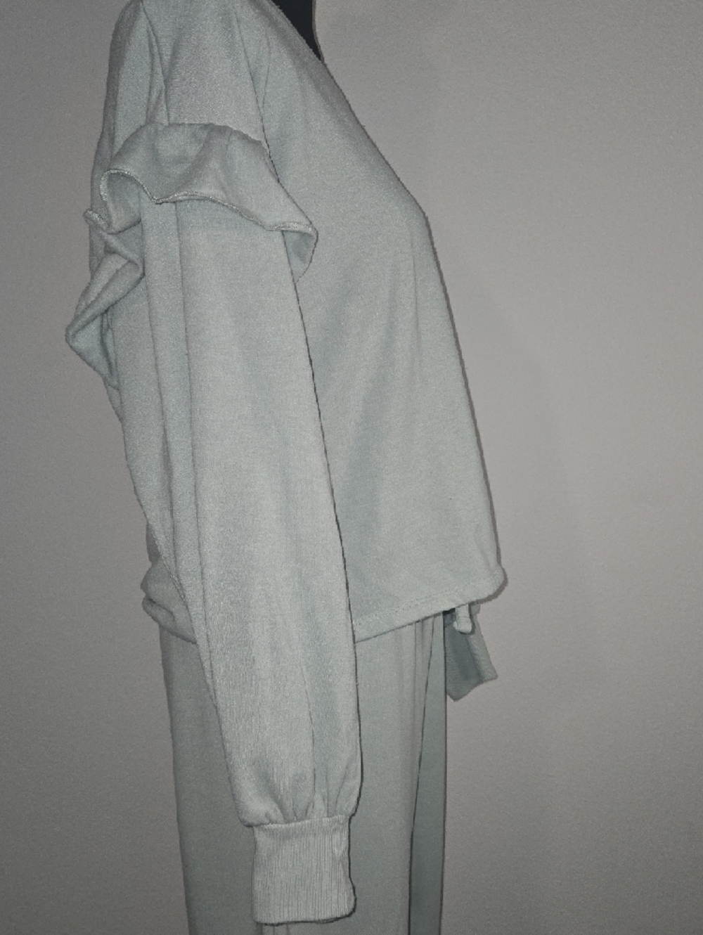 Almost Famous Ruffle Shoulder Jogger Set - Picture 3 of 7